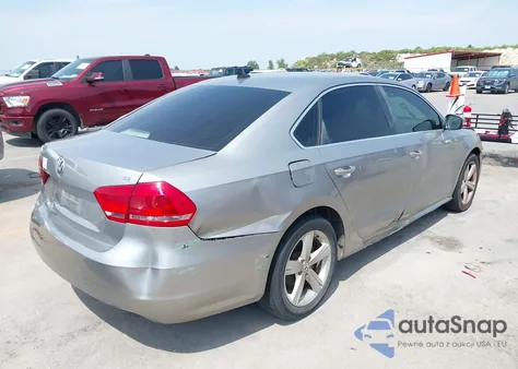 2013 Volkswagen Passat 2.5L Se z USA, uszkodzony, nr VIN 1VWBP7A3XDC003222